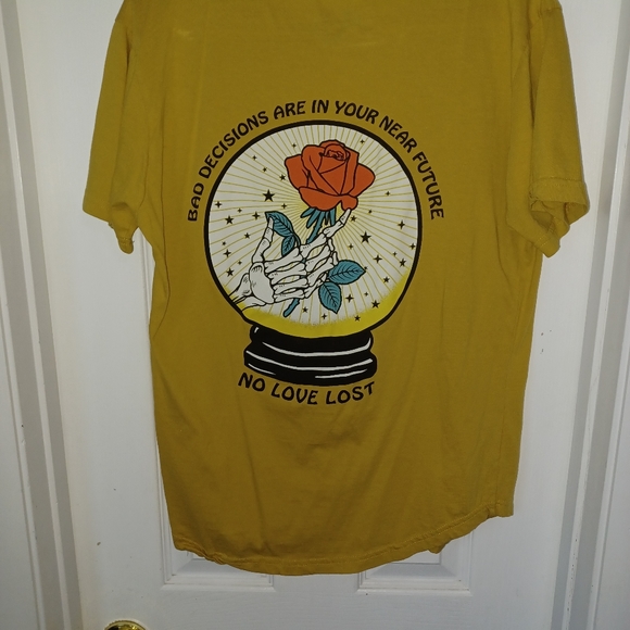mens size medium rose t-shirt (runs small) - Picture 2 of 4